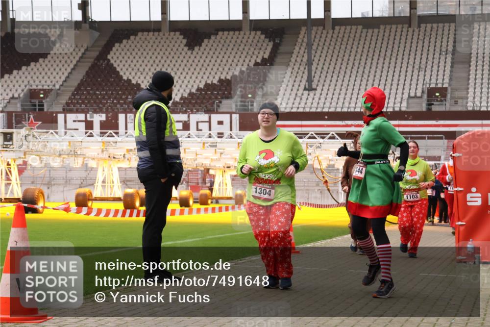 08.12.2024 - St. Pauli X-Mass-Run No. 14 Yannick Fuchs http://msf.ph/oto/7491648 08.12.2024 10:43:02 Ziel 1030, 1103, 1144, 1204, 1231, 1304, 1411, 1520, 1524, 1525 meine-sportfotos.de