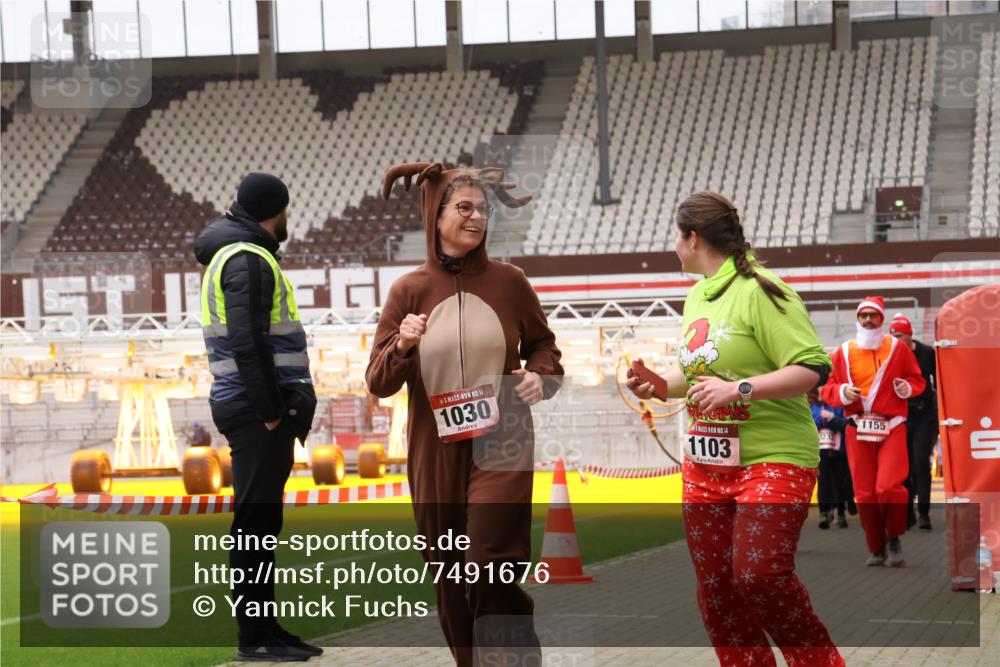 08.12.2024 - St. Pauli X-Mass-Run No. 14 Yannick Fuchs http://msf.ph/oto/7491676 08.12.2024 10:43:07 Ziel 1030, 1038, 1103, 1144, 1155, 1304, 1411, 1520, 1524, 1525 meine-sportfotos.de