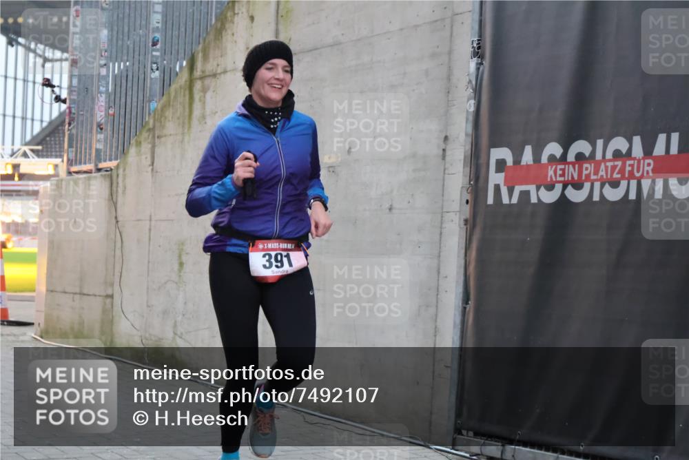 08.12.2024 - St. Pauli X-Mass-Run No. 14 H.Heesch http://msf.ph/oto/7492107 08.12.2024 09:58:00 Ziel 391, 2840, 2842, 3258, 391 meine-sportfotos.de