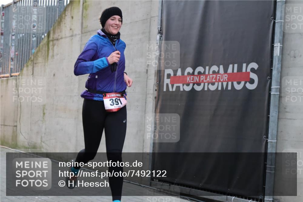 08.12.2024 - St. Pauli X-Mass-Run No. 14 H.Heesch http://msf.ph/oto/7492122 08.12.2024 09:58:00 Ziel 391, 2840, 2842, 3258, 391 meine-sportfotos.de