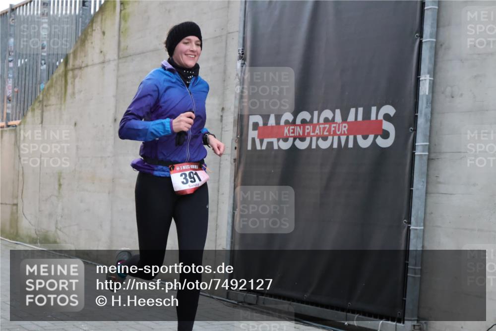 08.12.2024 - St. Pauli X-Mass-Run No. 14 H.Heesch http://msf.ph/oto/7492127 08.12.2024 09:58:00 Ziel 391, 2840, 2842, 3258, 391 meine-sportfotos.de