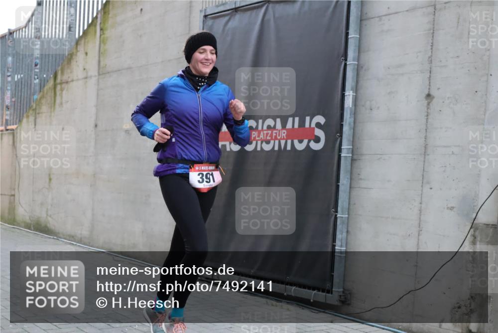 08.12.2024 - St. Pauli X-Mass-Run No. 14 H.Heesch http://msf.ph/oto/7492141 08.12.2024 09:58:00 Ziel 391, 2840, 2842, 3258, 391 meine-sportfotos.de