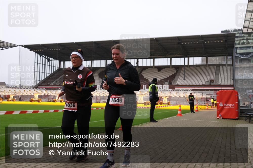 08.12.2024 - St. Pauli X-Mass-Run No. 14 Yannick Fuchs http://msf.ph/oto/7492283 08.12.2024 10:43:43 Ziel 650, 680, 695, 816, 823, 912, 1649, 1698, 1836, 2190 meine-sportfotos.de
