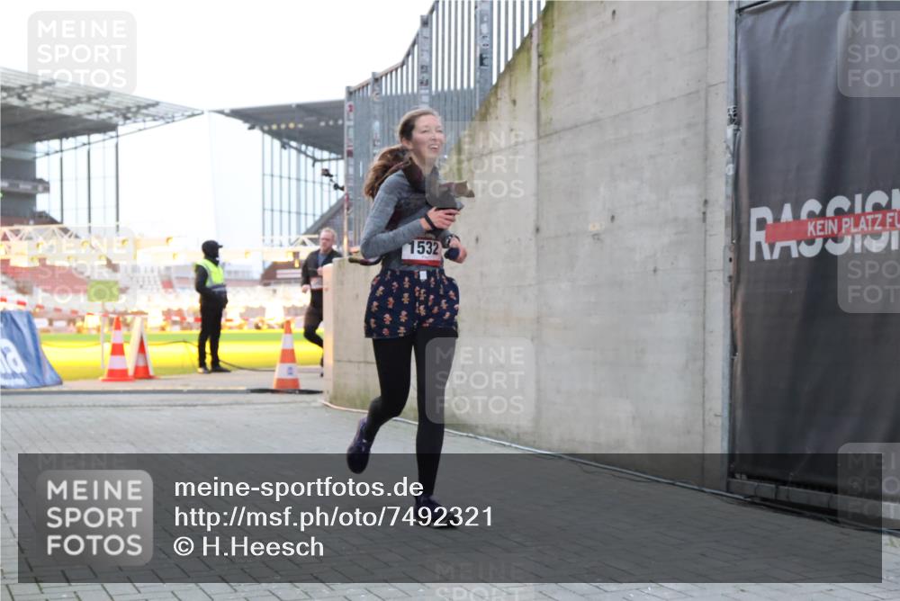 08.12.2024 - St. Pauli X-Mass-Run No. 14 H.Heesch http://msf.ph/oto/7492321 08.12.2024 09:58:16 Ziel 510, 1532, 510, 1532, 1789, 3092, 3171 meine-sportfotos.de