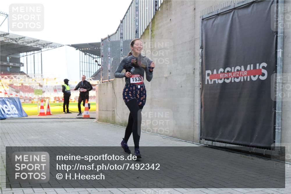 08.12.2024 - St. Pauli X-Mass-Run No. 14 H.Heesch http://msf.ph/oto/7492342 08.12.2024 09:58:16 Ziel 510, 1532, 510, 1532, 1789, 3092, 3171 meine-sportfotos.de