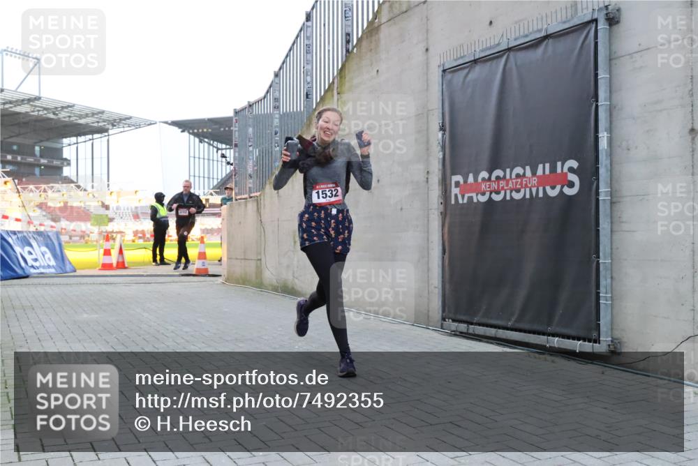 08.12.2024 - St. Pauli X-Mass-Run No. 14 H.Heesch http://msf.ph/oto/7492355 08.12.2024 09:58:17 Ziel 510, 1532, 1532, 1789, 2943, 2944, 3092, 3171 meine-sportfotos.de