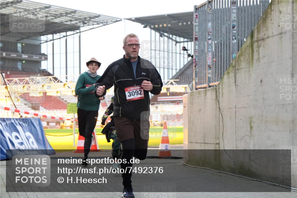 08.12.2024 - St. Pauli X-Mass-Run No. 14 H.Heesch http://msf.ph/oto/7492376 08.12.2024 09:58:18 Ziel 510, 1532, 1532, 1789, 2934, 2943, 2944, 3092, 3171 meine-sportfotos.de