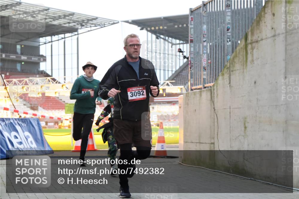 08.12.2024 - St. Pauli X-Mass-Run No. 14 H.Heesch http://msf.ph/oto/7492382 08.12.2024 09:58:19 Ziel 510, 1532, 3092, 1789, 2934, 2943, 2944, 3092, 3171 meine-sportfotos.de