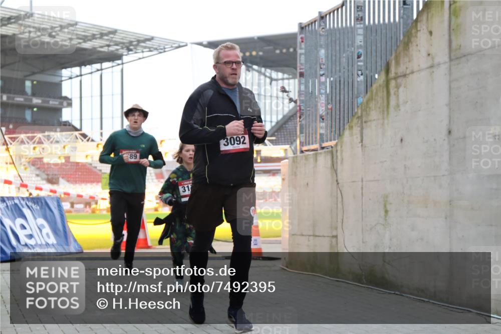 08.12.2024 - St. Pauli X-Mass-Run No. 14 H.Heesch http://msf.ph/oto/7492395 08.12.2024 09:58:19 Ziel 510, 1532, 3092, 1789, 2934, 2943, 2944, 3092, 3171 meine-sportfotos.de