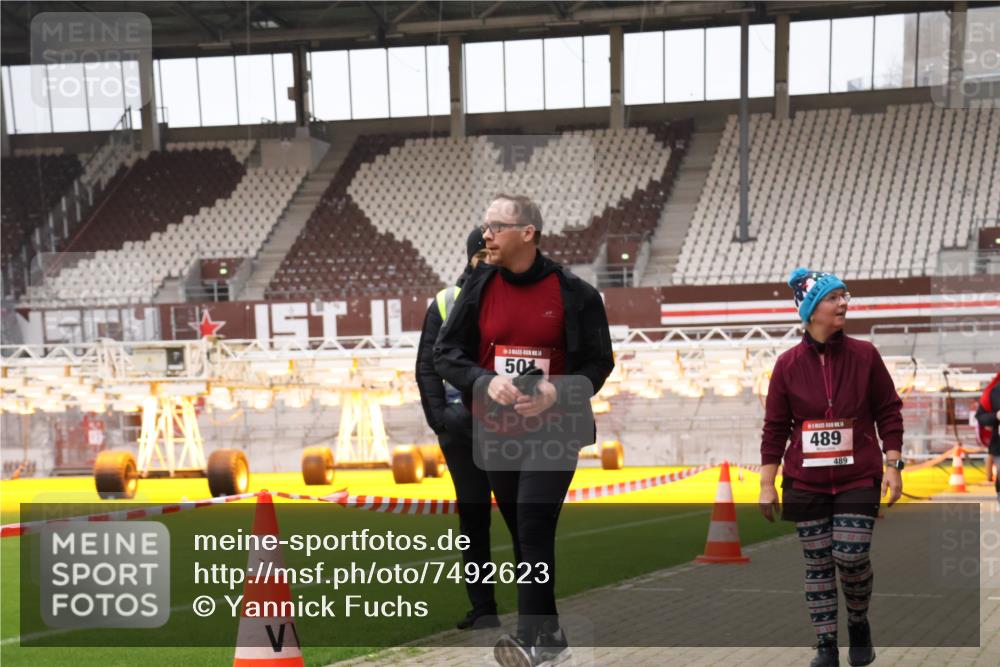 08.12.2024 - St. Pauli X-Mass-Run No. 14 Yannick Fuchs http://msf.ph/oto/7492623 08.12.2024 10:45:01 Ziel 637, 744, 984, 1028, 1527, 1598, 3428, 3430, 3443 meine-sportfotos.de
