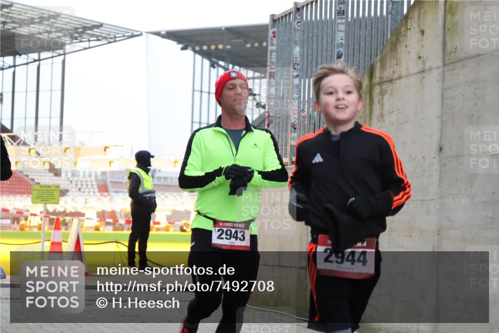 08.12.2024 - St. Pauli X-Mass-Run No. 14 H.Heesch http://msf.ph/oto/7492708 08.12.2024 09:58:25 Ziel 510, 1532, 1789, 2943, 2944, 3092, 3171, 1396, 1397, 2872, 2934, 2943, 2944 meine-sportfotos.de