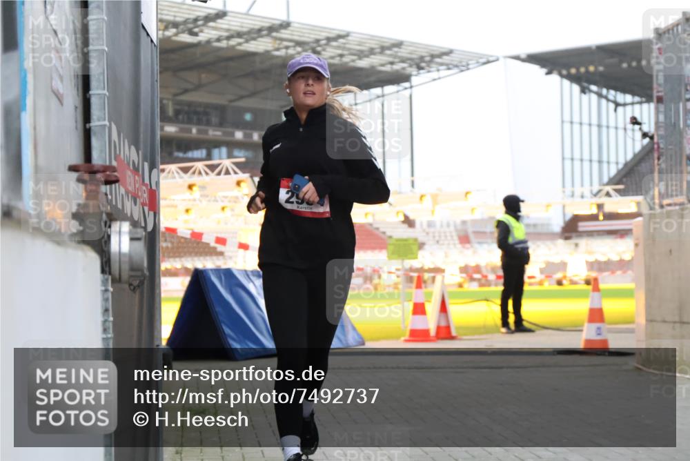 08.12.2024 - St. Pauli X-Mass-Run No. 14 H.Heesch http://msf.ph/oto/7492737 08.12.2024 09:58:26 Ziel 510, 1532, 1789, 2934, 2943, 2944, 3092, 3171, 1075, 1080, 1396, 1397, 2872, 2934, 2943, 2944 meine-sportfotos.de