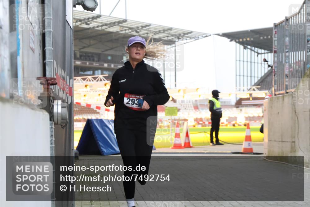 08.12.2024 - St. Pauli X-Mass-Run No. 14 H.Heesch http://msf.ph/oto/7492754 08.12.2024 09:58:26 Ziel 510, 1532, 1789, 2934, 2943, 2944, 3092, 3171, 1075, 1080, 1396, 1397, 2872, 2934, 2943, 2944 meine-sportfotos.de