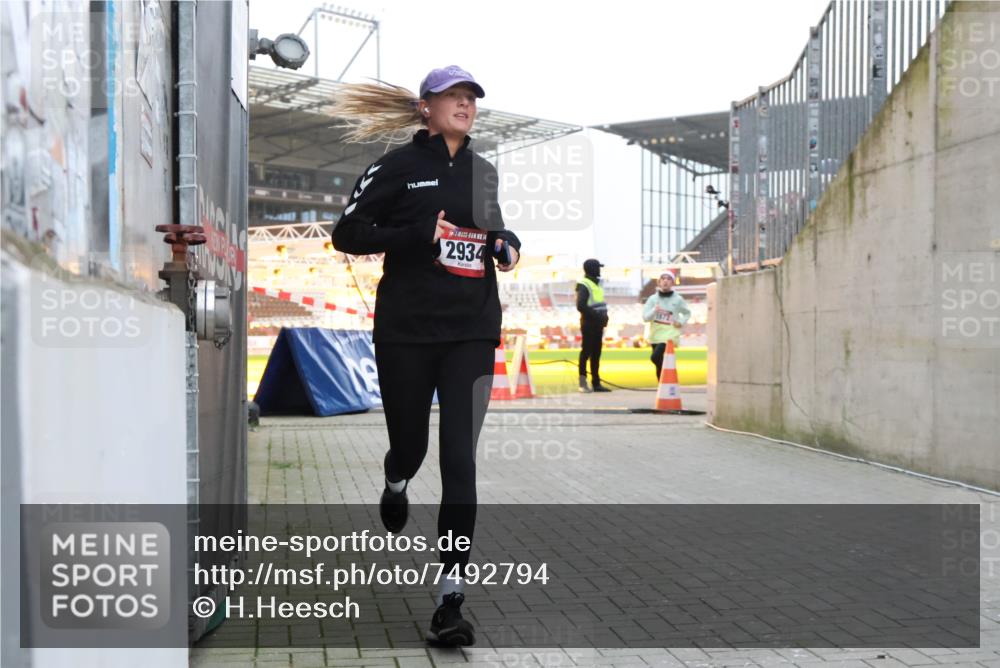 08.12.2024 - St. Pauli X-Mass-Run No. 14 H.Heesch http://msf.ph/oto/7492794 08.12.2024 09:58:27 Ziel 510, 1532, 1789, 2934, 2943, 2944, 3092, 3171, 55, 1075, 1080, 1396, 1397, 2872, 2934, 2943, 2944 meine-sportfotos.de