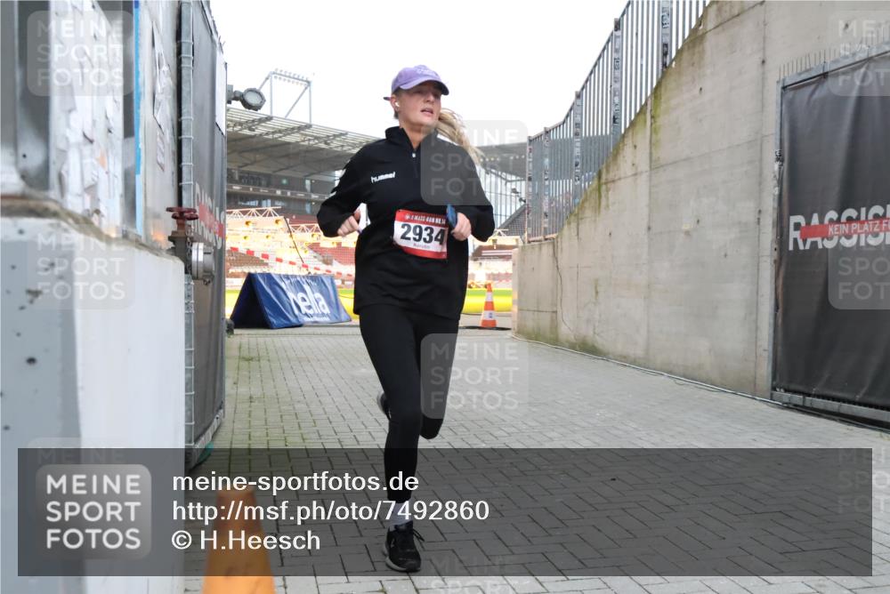 08.12.2024 - St. Pauli X-Mass-Run No. 14 H.Heesch http://msf.ph/oto/7492860 08.12.2024 09:58:27 Ziel 510, 1532, 1789, 2934, 2943, 2944, 3092, 3171, 55, 1075, 1080, 1396, 1397, 2872, 2934, 2943, 2944 meine-sportfotos.de