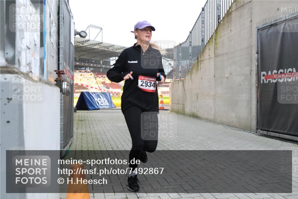 08.12.2024 - St. Pauli X-Mass-Run No. 14 H.Heesch http://msf.ph/oto/7492867 08.12.2024 09:58:27 Ziel 510, 1532, 1789, 2934, 2943, 2944, 3092, 3171, 55, 1075, 1080, 1396, 1397, 2872, 2934, 2943, 2944 meine-sportfotos.de