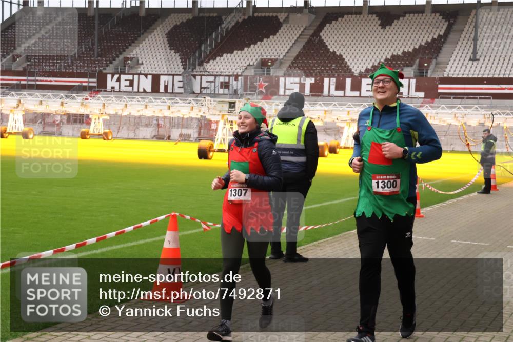 08.12.2024 - St. Pauli X-Mass-Run No. 14 Yannick Fuchs http://msf.ph/oto/7492871 08.12.2024 10:45:36 Ziel 647, 922, 1215, 1225, 1229, 1300, 1307, 2649, 2651 meine-sportfotos.de
