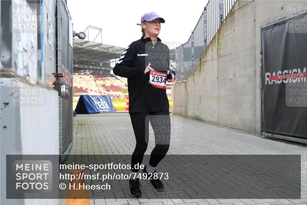 08.12.2024 - St. Pauli X-Mass-Run No. 14 H.Heesch http://msf.ph/oto/7492873 08.12.2024 09:58:27 Ziel 510, 1532, 1789, 2934, 2943, 2944, 3092, 3171, 55, 1075, 1080, 1396, 1397, 2872, 2934, 2943, 2944 meine-sportfotos.de