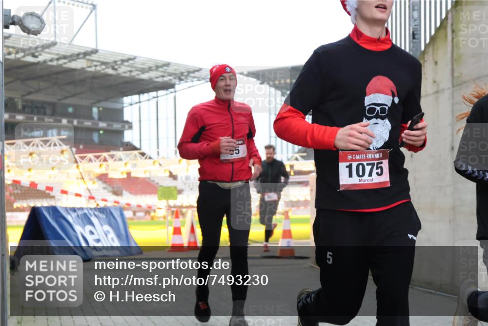 08.12.2024 - St. Pauli X-Mass-Run No. 14 H.Heesch http://msf.ph/oto/7493230 08.12.2024 09:58:35 Ziel 55, 1075, 1080, 1396, 1397, 2872, 2934, 2943, 2944, 55, 802, 880, 1075, 1080, 3109 meine-sportfotos.de