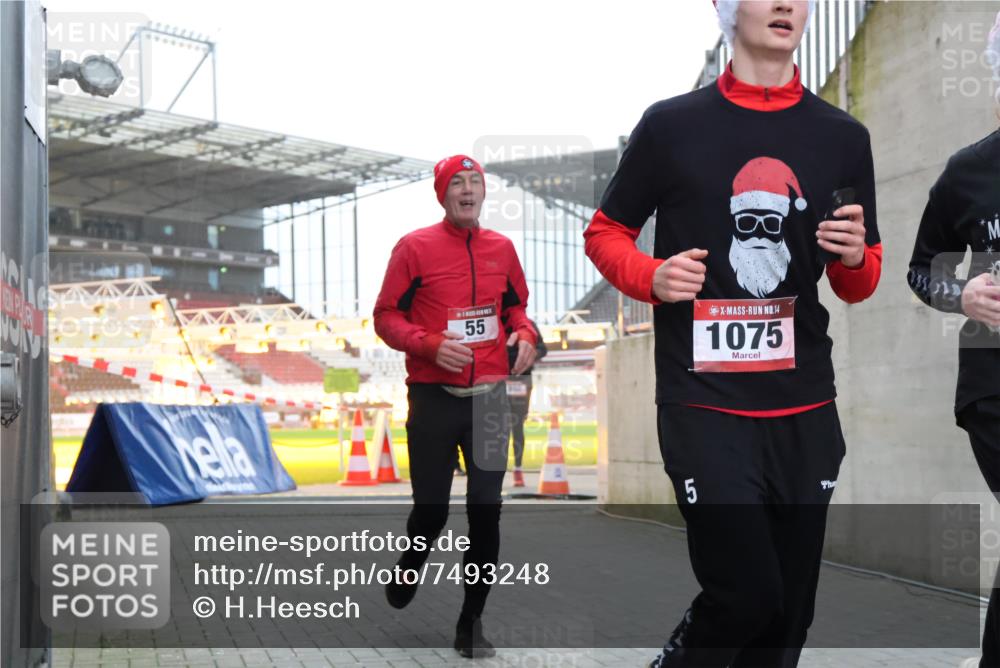 08.12.2024 - St. Pauli X-Mass-Run No. 14 H.Heesch http://msf.ph/oto/7493248 08.12.2024 09:58:35 Ziel 55, 1075, 1080, 1396, 1397, 2872, 2934, 2943, 2944, 55, 802, 880, 1075, 1080, 3109 meine-sportfotos.de