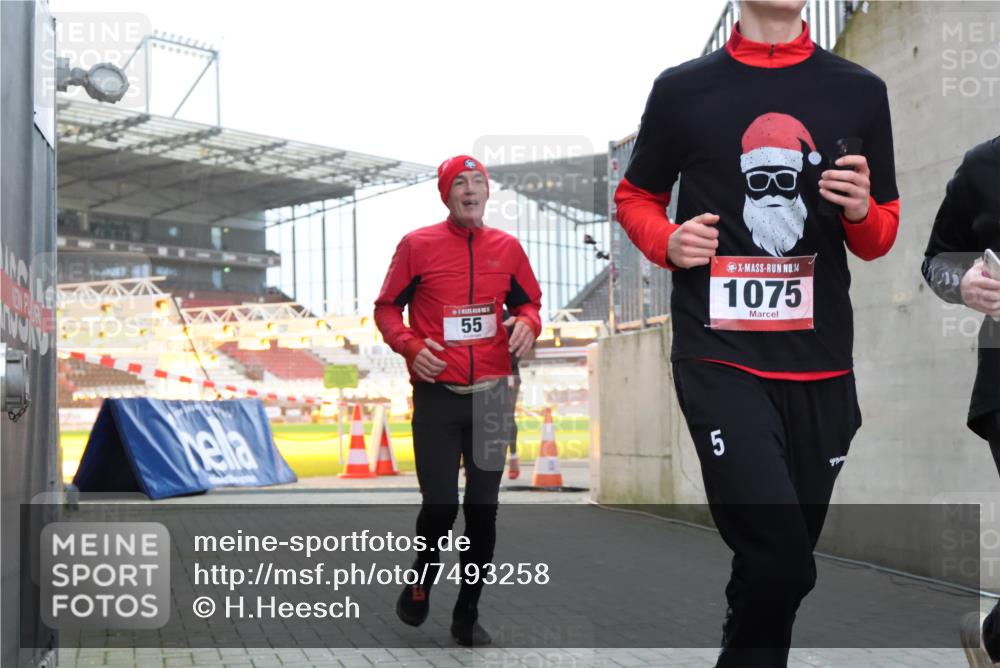 08.12.2024 - St. Pauli X-Mass-Run No. 14 H.Heesch http://msf.ph/oto/7493258 08.12.2024 09:58:35 Ziel 55, 1075, 1080, 1396, 1397, 2872, 2934, 2943, 2944, 55, 802, 880, 1075, 1080, 3109 meine-sportfotos.de