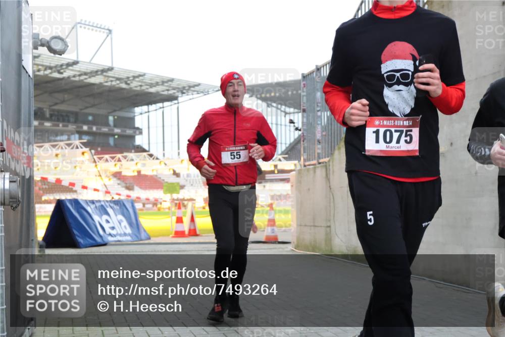 08.12.2024 - St. Pauli X-Mass-Run No. 14 H.Heesch http://msf.ph/oto/7493264 08.12.2024 09:58:35 Ziel 55, 1075, 1080, 1396, 1397, 2872, 2934, 2943, 2944, 55, 802, 880, 1075, 1080, 3109 meine-sportfotos.de