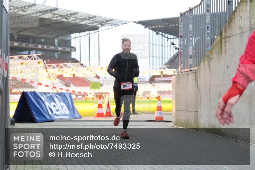 08.12.2024 - St. Pauli X-Mass-Run No. 14 H.Heesch http://msf.ph/oto/7493325 08.12.2024 09:58:37 Ziel 55, 1075, 1080, 1396, 1397, 2872, 2934, 2943, 2944, 55, 802, 880, 2984, 3109 meine-sportfotos.de