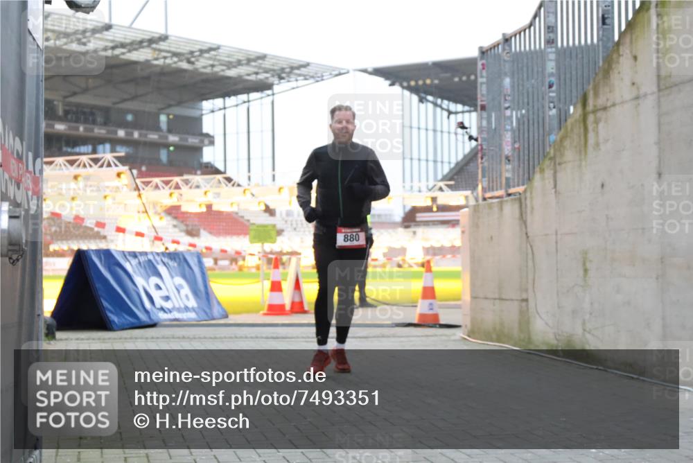 08.12.2024 - St. Pauli X-Mass-Run No. 14 H.Heesch http://msf.ph/oto/7493351 08.12.2024 09:58:37 Ziel 55, 1075, 1080, 1396, 1397, 2872, 2934, 2943, 2944, 55, 802, 880, 2984, 3109 meine-sportfotos.de