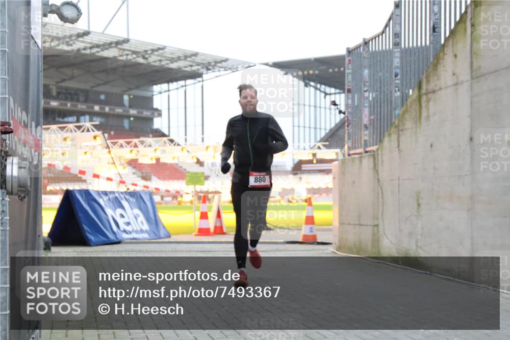 08.12.2024 - St. Pauli X-Mass-Run No. 14 H.Heesch http://msf.ph/oto/7493367 08.12.2024 09:58:37 Ziel 55, 1075, 1080, 1396, 1397, 2872, 2934, 2943, 2944, 55, 802, 880, 2984, 3109 meine-sportfotos.de