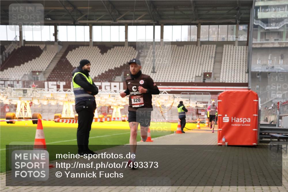 08.12.2024 - St. Pauli X-Mass-Run No. 14 Yannick Fuchs http://msf.ph/oto/7493373 08.12.2024 10:52:00 Ziel 73, 820 meine-sportfotos.de