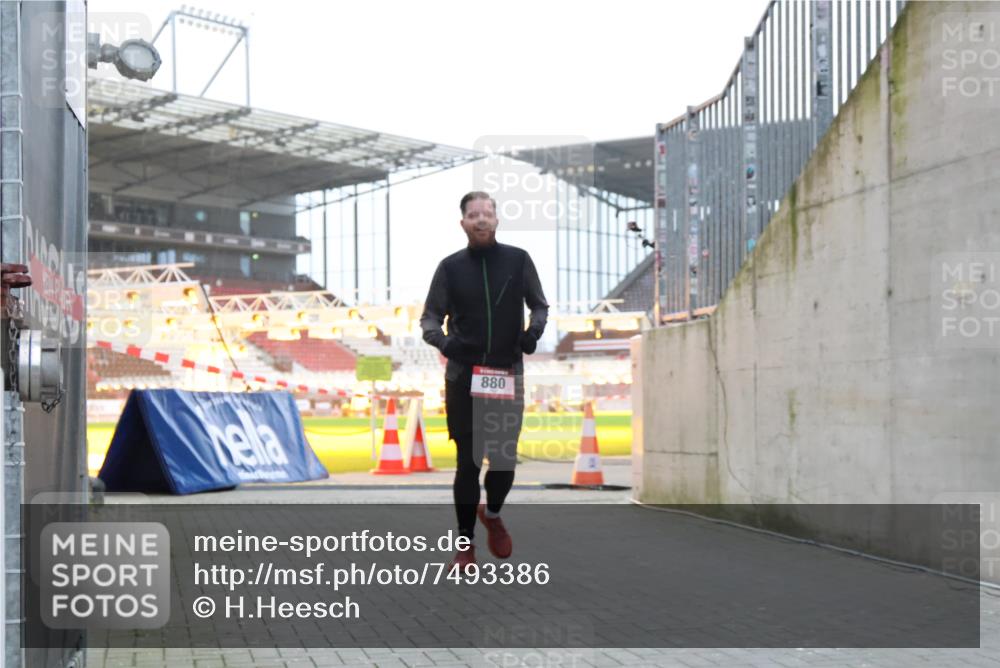 08.12.2024 - St. Pauli X-Mass-Run No. 14 H.Heesch http://msf.ph/oto/7493386 08.12.2024 09:58:37 Ziel 55, 1075, 1080, 1396, 1397, 2872, 2934, 2943, 2944, 55, 802, 880, 2984, 3109 meine-sportfotos.de