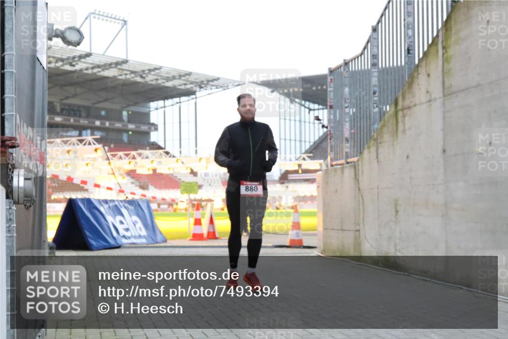 08.12.2024 - St. Pauli X-Mass-Run No. 14 H.Heesch http://msf.ph/oto/7493394 08.12.2024 09:58:37 Ziel 55, 1075, 1080, 1396, 1397, 2872, 2934, 2943, 2944, 55, 802, 880, 2984, 3109 meine-sportfotos.de