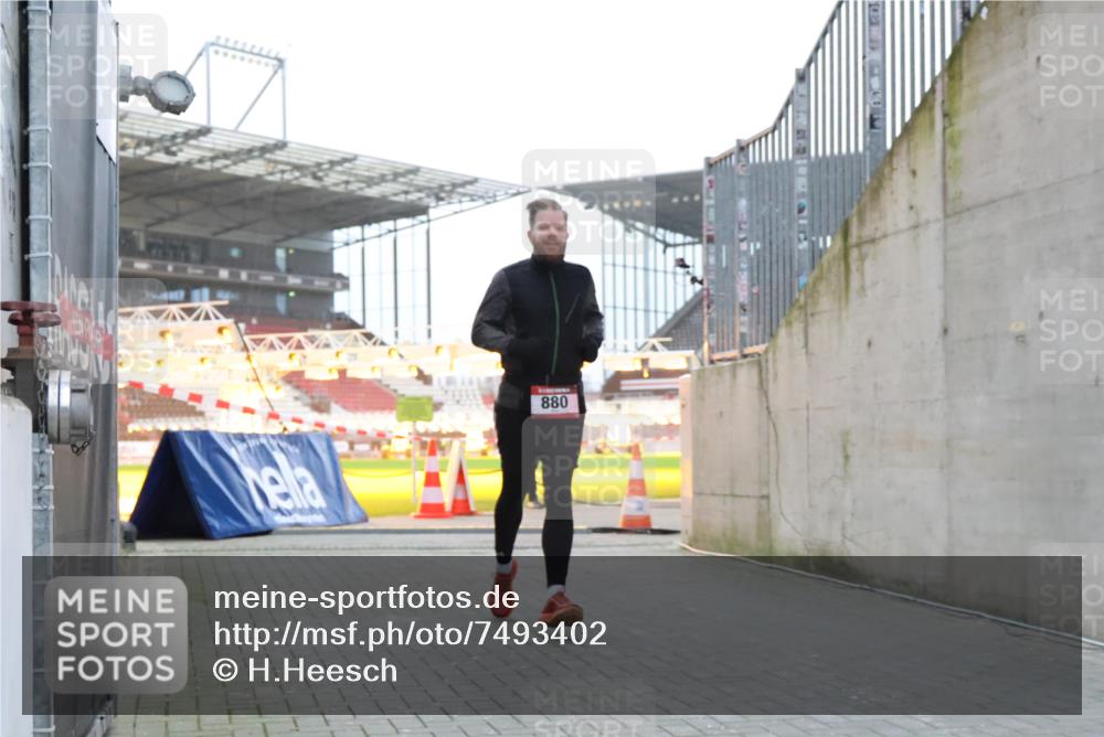 08.12.2024 - St. Pauli X-Mass-Run No. 14 H.Heesch http://msf.ph/oto/7493402 08.12.2024 09:58:37 Ziel 55, 1075, 1080, 1396, 1397, 2872, 2934, 2943, 2944, 55, 802, 880, 2984, 3109 meine-sportfotos.de