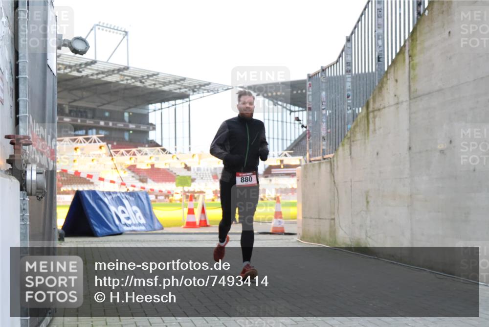 08.12.2024 - St. Pauli X-Mass-Run No. 14 H.Heesch http://msf.ph/oto/7493414 08.12.2024 09:58:37 Ziel 55, 1075, 1080, 1396, 1397, 2872, 2934, 2943, 2944, 55, 802, 880, 2984, 3109 meine-sportfotos.de