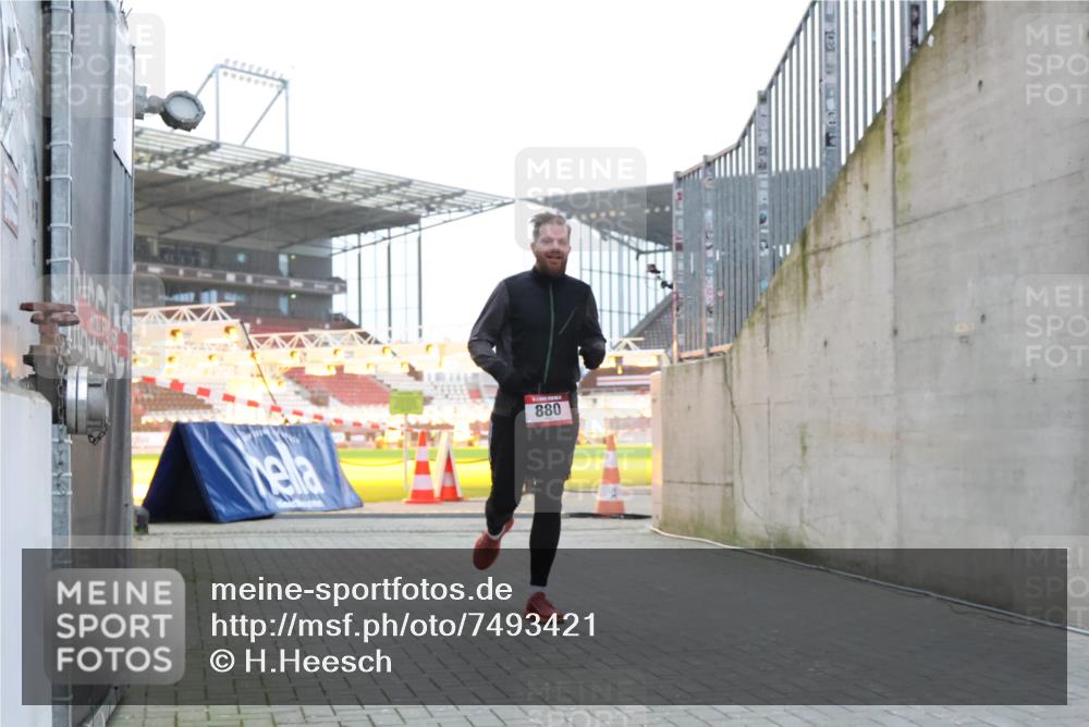 08.12.2024 - St. Pauli X-Mass-Run No. 14 H.Heesch http://msf.ph/oto/7493421 08.12.2024 09:58:37 Ziel 55, 1075, 1080, 1396, 1397, 2872, 2934, 2943, 2944, 55, 802, 880, 2984, 3109 meine-sportfotos.de