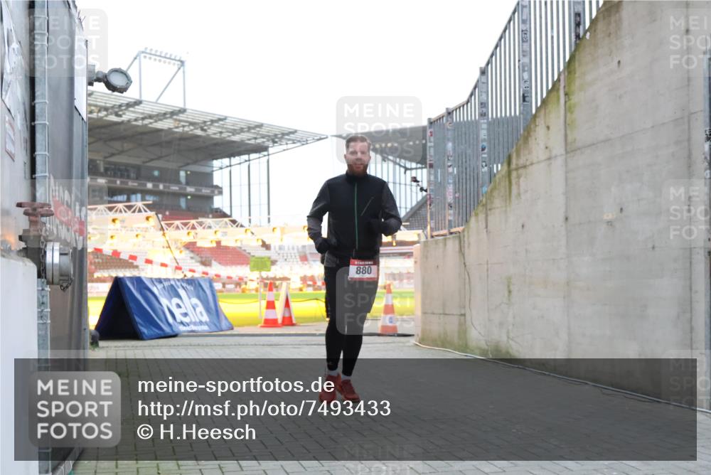 08.12.2024 - St. Pauli X-Mass-Run No. 14 H.Heesch http://msf.ph/oto/7493433 08.12.2024 09:58:37 Ziel 55, 1075, 1080, 1396, 1397, 2872, 2934, 2943, 2944, 55, 802, 880, 2984, 3109 meine-sportfotos.de
