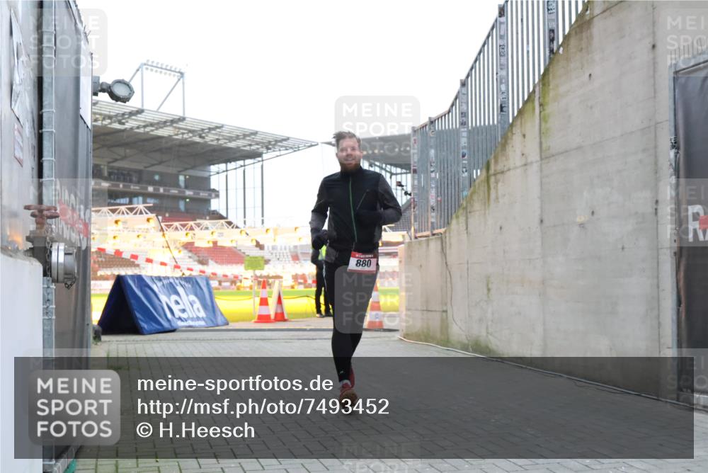 08.12.2024 - St. Pauli X-Mass-Run No. 14 H.Heesch http://msf.ph/oto/7493452 08.12.2024 09:58:38 Ziel 55, 880, 1075, 1080, 1396, 1397, 2872, 2934, 2943, 2944, 802, 880, 2984, 3109 meine-sportfotos.de