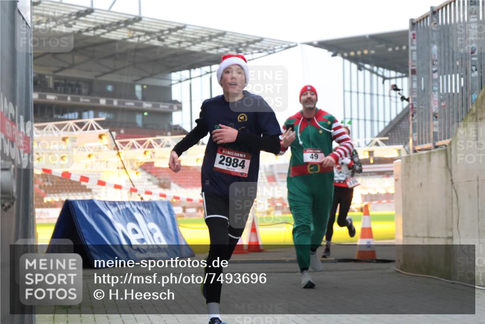 08.12.2024 - St. Pauli X-Mass-Run No. 14 H.Heesch http://msf.ph/oto/7493696 08.12.2024 09:58:45 Ziel 55, 802, 880, 1075, 1080, 1396, 1397, 2984, 3109, 49, 802, 832, 1864, 2428, 2984, 3109 meine-sportfotos.de