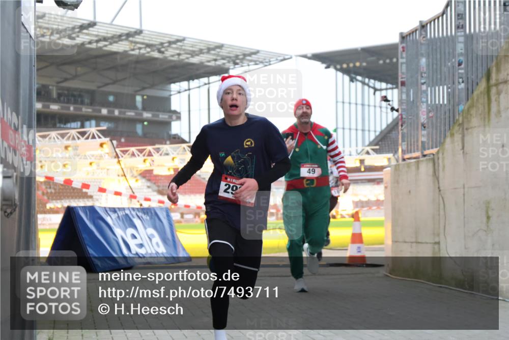 08.12.2024 - St. Pauli X-Mass-Run No. 14 H.Heesch http://msf.ph/oto/7493711 08.12.2024 09:58:45 Ziel 55, 802, 880, 1075, 1080, 1396, 1397, 2984, 3109, 49, 802, 832, 1864, 2428, 2984, 3109 meine-sportfotos.de