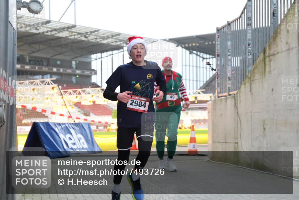 08.12.2024 - St. Pauli X-Mass-Run No. 14 H.Heesch http://msf.ph/oto/7493726 08.12.2024 09:58:46 Ziel 55, 802, 880, 1075, 1080, 1396, 1397, 2984, 3109, 49, 832, 1864, 2428, 2984 meine-sportfotos.de