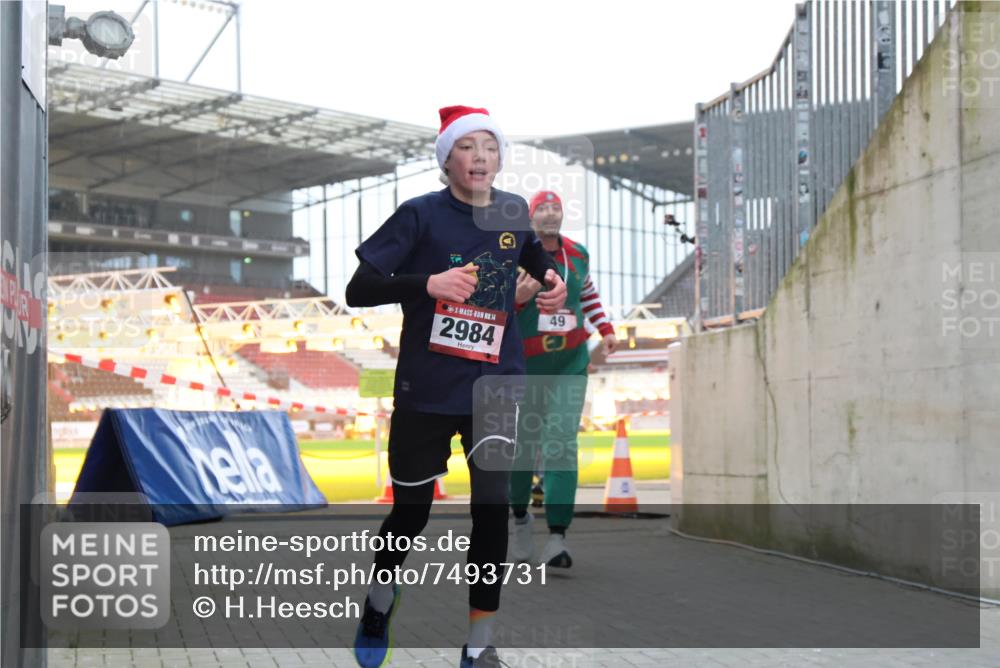 08.12.2024 - St. Pauli X-Mass-Run No. 14 H.Heesch http://msf.ph/oto/7493731 08.12.2024 09:58:46 Ziel 55, 802, 880, 1075, 1080, 1396, 1397, 2984, 3109, 49, 832, 1864, 2428, 2984 meine-sportfotos.de