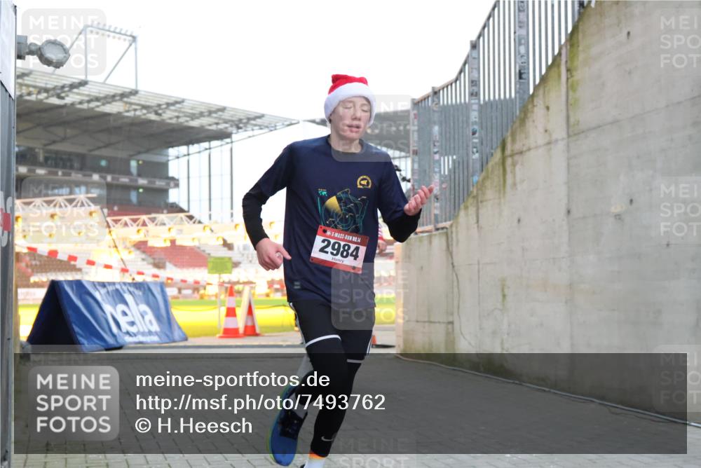 08.12.2024 - St. Pauli X-Mass-Run No. 14 H.Heesch http://msf.ph/oto/7493762 08.12.2024 09:58:46 Ziel 55, 802, 880, 1075, 1080, 1396, 1397, 2984, 3109, 49, 832, 1864, 2428, 2984 meine-sportfotos.de