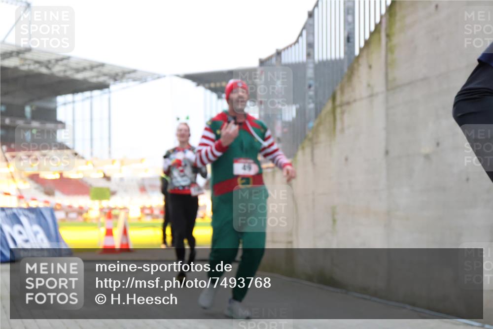 08.12.2024 - St. Pauli X-Mass-Run No. 14 H.Heesch http://msf.ph/oto/7493768 08.12.2024 09:58:47 Ziel 55, 802, 880, 1075, 1080, 2984, 3109, 49, 832, 1864, 2428, 2984 meine-sportfotos.de