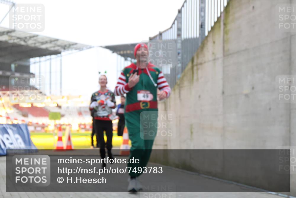 08.12.2024 - St. Pauli X-Mass-Run No. 14 H.Heesch http://msf.ph/oto/7493783 08.12.2024 09:58:47 Ziel 55, 802, 880, 1075, 1080, 2984, 3109, 49, 832, 1864, 2428, 2984 meine-sportfotos.de