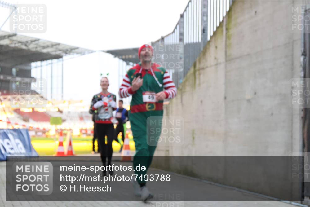 08.12.2024 - St. Pauli X-Mass-Run No. 14 H.Heesch http://msf.ph/oto/7493788 08.12.2024 09:58:47 Ziel 55, 802, 880, 1075, 1080, 2984, 3109, 49, 832, 1864, 2428, 2984 meine-sportfotos.de