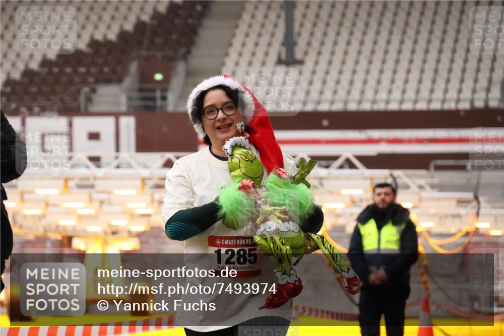 08.12.2024 - St. Pauli X-Mass-Run No. 14 Yannick Fuchs http://msf.ph/oto/7493974 08.12.2024 10:52:43 Ziel 1285 meine-sportfotos.de