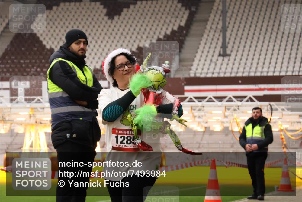 08.12.2024 - St. Pauli X-Mass-Run No. 14 Yannick Fuchs http://msf.ph/oto/7493984 08.12.2024 10:52:44 Ziel 1285 meine-sportfotos.de
