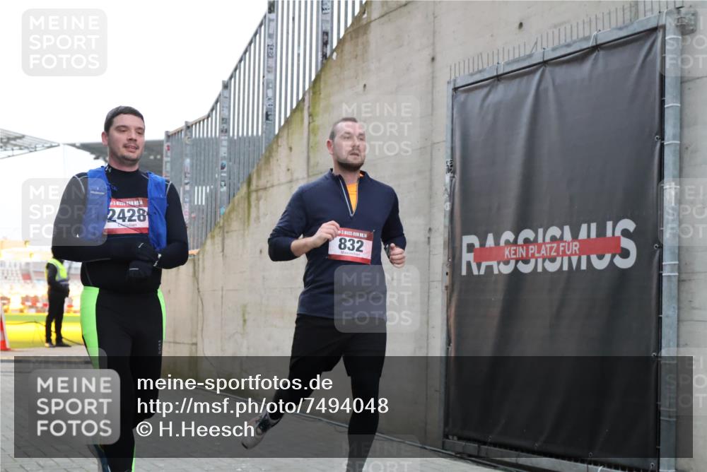 08.12.2024 - St. Pauli X-Mass-Run No. 14 H.Heesch http://msf.ph/oto/7494048 08.12.2024 09:58:51 Ziel 49, 802, 832, 880, 1864, 2428, 2984, 3109, 49, 832, 1105, 1119, 1864, 2428 meine-sportfotos.de