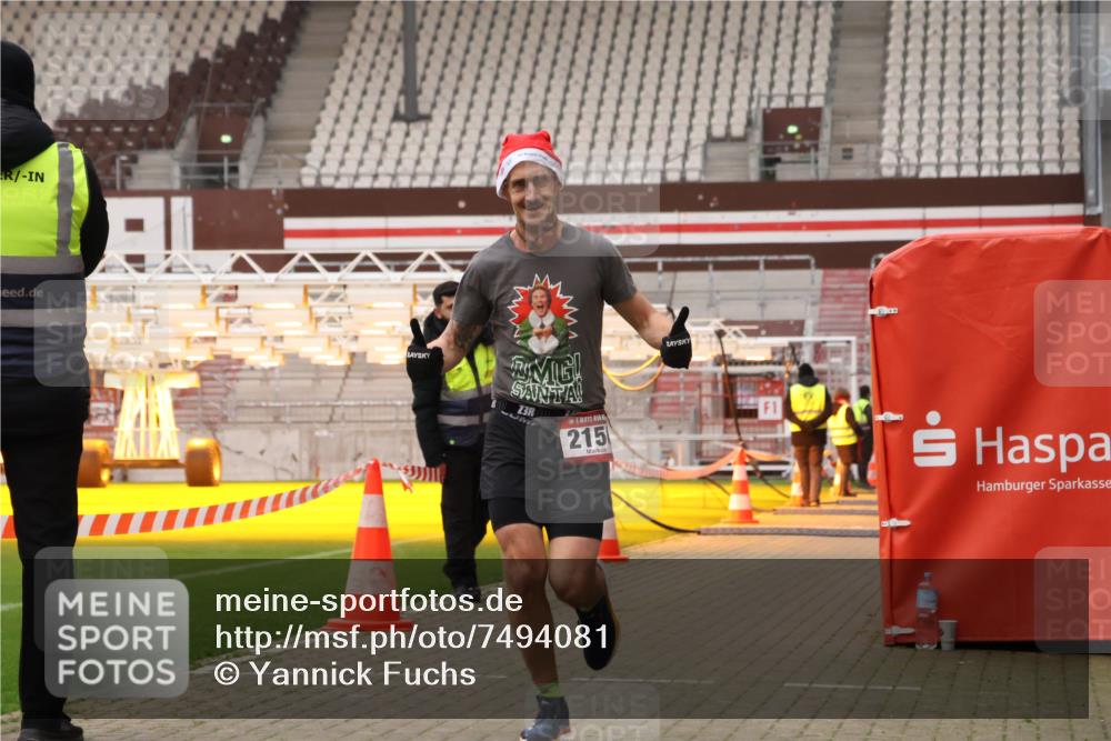 08.12.2024 - St. Pauli X-Mass-Run No. 14 Yannick Fuchs http://msf.ph/oto/7494081 08.12.2024 10:52:56 Ziel 1285 meine-sportfotos.de