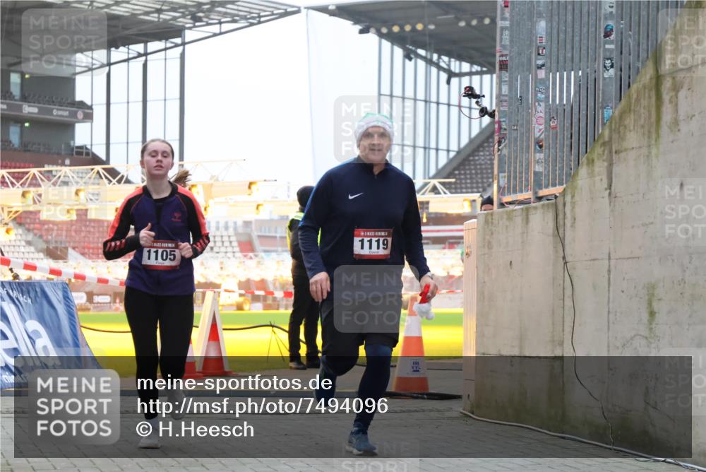08.12.2024 - St. Pauli X-Mass-Run No. 14 H.Heesch http://msf.ph/oto/7494096 08.12.2024 09:58:56 Ziel 49, 802, 832, 1864, 2428, 2984, 3109, 111, 1105, 1119, 2722 meine-sportfotos.de